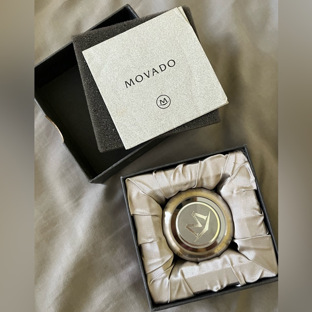 Movado Round Desk Travel Weight Clock White Face